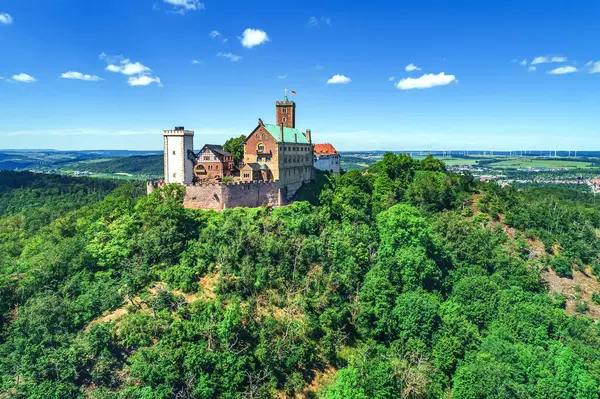 EISENACH, THURINGIA, GERMANY - CRCA HAZİRAN 2024: Eisenach, Almanya 'daki Wartburg Kalesi.