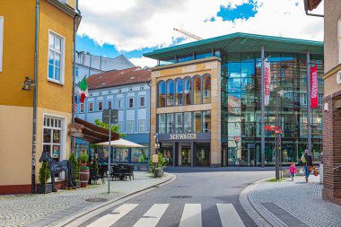 EISENACH, THURINGIA, GERMANY - CRCA HAZİRAN 2024: Eisenach kasabası Johannisstrasse, Thüringen, Almanya.