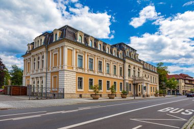 MEINJEN, THURINGIA, GERMANY - CRCA HAZİRAN 2024: Thuringia, Almanya 'da Meiningen şehrinin brüt sarayı.
