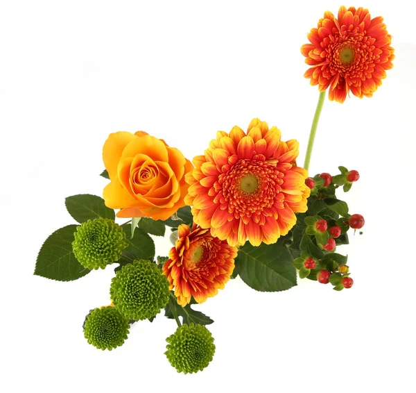 Gerberas Rosen Und Grüne Chrysanthemen Isoliert Auf Weißem Hintergrund Arrangement — Stockfoto