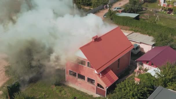 Casa Vermelha Privada Fumo Emergência Área Residencial Emergência Fogo Imagens — Vídeo de Stock