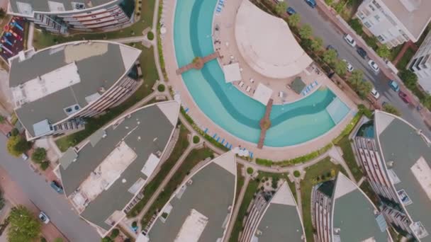 Horní Pohled Luxusní Hotel Bazénem Koncept Turistické Dovolené Letecký Záznam — Stock video
