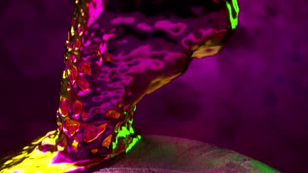 Metallic Brain Becomes Liquid Spreads Metallic Rotating Sphere Pink Yellow — Stockvideo