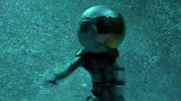 Dance Concept Astronaut Large Mirrored Helmet Dances Nightclub Neon Light — Stockvideo
