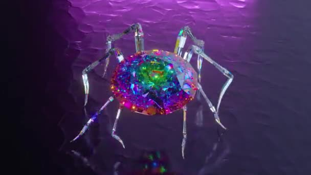 Pavouk Tělem Diamantového Kamene Kráčí Hladkém Zrcadlovém Povrchu Modrá Purpurová — Stock video