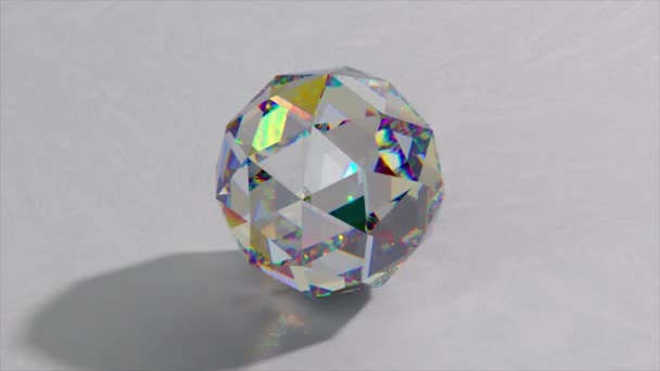 Ένα Μεγάλο Διαμάντι Βρίσκεται Μια Λευκή Επιφάνεια Αλλαγή Φωτισμού Σκιά — Αρχείο Βίντεο