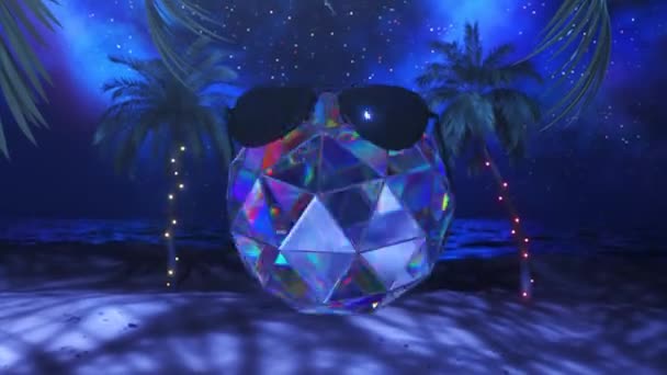 未来主义概念 在迪斯科舞厅的背景下 在棕榈树下跳着钻石球 太阳镜 迪斯科舞曲复古波 背景是星空 高质量的4K镜头 — 图库视频影像