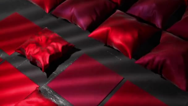 Красные Плоские Квадраты Превращаются Надувные Подушки Тень Полу Летает Над — стоковое видео