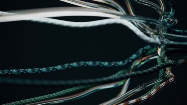 移动数据电缆 内装液体的透明金属丝 伸展并在波浪中移动 织物绳 黑色背景 3D动画 高质量的4K镜头 — 图库视频影像