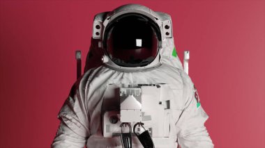 Astronotun kafası, pembe izole edilmiş arka planda, değişen ışıklandırmayla yakın plan görüntüsü. Krom anahtar. Miğfer. Reklamcılık. Yüksek kalite 3d illüstrasyon