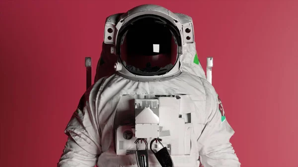 Astronaut Hoofd Close Een Roze Geïsoleerde Achtergrond Met Wisselende Verlichting — Stockfoto