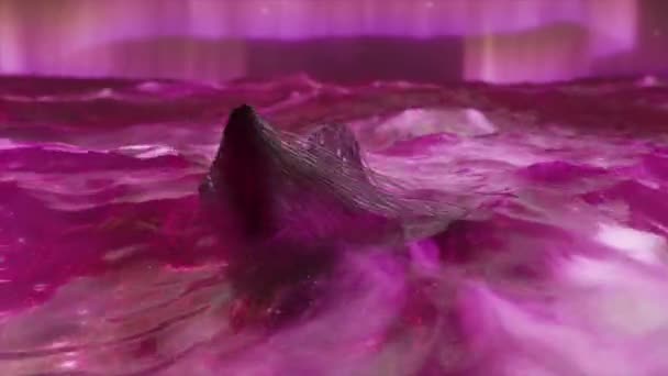 Futurystyczna Koncepcja Człowiek Lin Pływa Fioletowym Neonowym Morzu Kosmicznym Science — Wideo stockowe