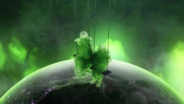 宇航员用透明的塑料线绑在地球上方的锯子上摆动 太空云彩绿色霓虹灯 无缝循环3D动画 — 图库视频影像