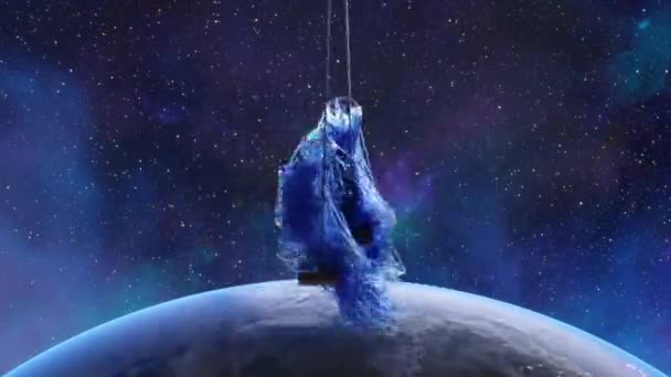 Astronauter Bundna Genomskinliga Plasttrådar Svingar Sig Gungbräda Ovanför Planeten Rymdmoln — Stockvideo