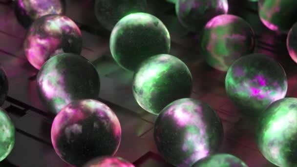 空间概念 宇宙就在一个球里多元的 绿色紫色霓虹灯色 许多空间物体 3D动画 — 图库视频影像