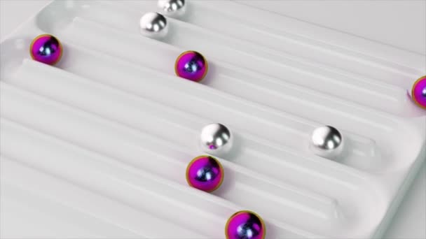 Animation Élégante Sphères Métalliques Irisées Glissant Sur Une Surface Blanche — Video