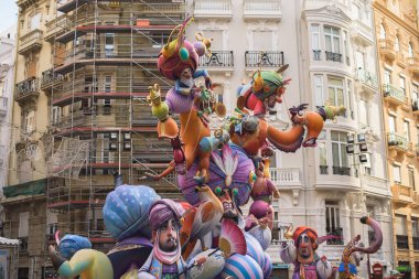 Valencia, İspanya - 17 Mart 2024: Valencia, İspanya Fallas Festivali 'nin sonunda yakılacak geleneksel ninot figürleri