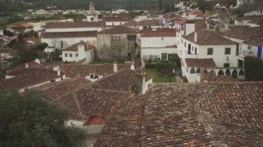 Ortaçağ şehri Obidos, Portekiz. Şehrin çatıları panorama manzaralı. Yüksek kalite 4K görüntü