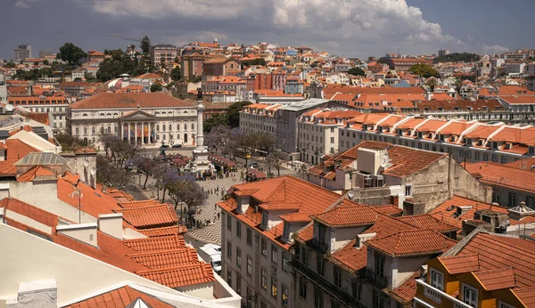 Lizbon, Portekiz - 25 Mayıs 2023: ortasında Rossio Meydanı olan Lizbon Eski Şehri 'nin havadan görünüşü. Yüksek kalite fotoğraf