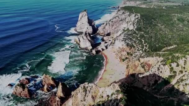 Praia Ursa Cabo Roca Park Натуральний Пляж Сінтра Португалії Вертикальний — стокове відео