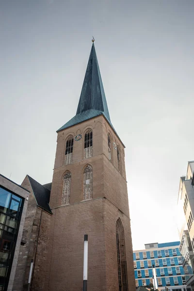 秋季在德国多特蒙德的Petrikirche教堂 圣佩特里教堂 Saint Petri Church 是北莱茵 威斯特法伦州的一座福音派教堂 — 图库照片