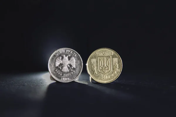 Selektive Unschärfe Auf Einer Ein Rubel Münze Mit Der Erwähnung — Stockfoto