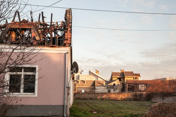Пошкоджений Будинок Ферми Банацсько Ново Село Банаті Сербія Обгорілим Дахом — стокове фото
