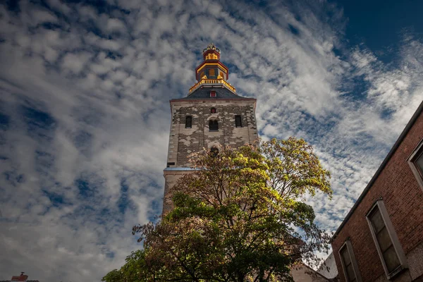 Selektive Unschärfen Kirchturmuhr Der Basilika Ursula Nachmittag Sankt Ursula Kirche — Stockfoto