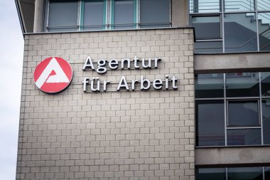 DORTMUND, ALMANY - 5 Kasım 2022: Dortmund için ofislerinde Agentur kürkü logosu. Bundesagentur kürkü iş ve istihdamdan sorumlu Alman ajansı..
