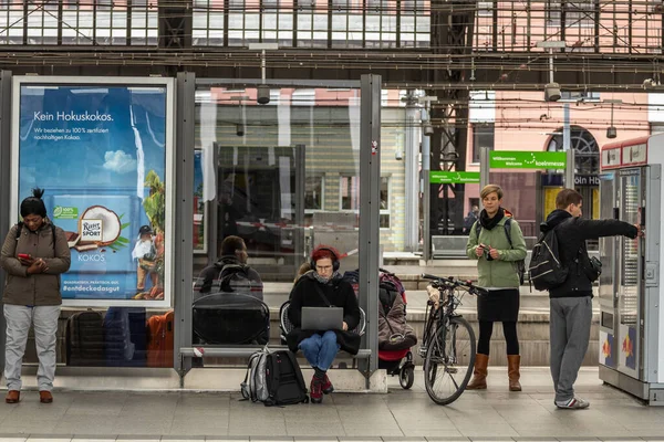 Cologne Germany November 2022 Passengers Waiting Platform Train Station Koln — Stock Photo, Image