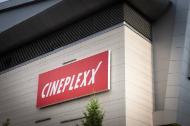 BELGRAD, SERBIA - 21 Ekim 2023: Belgrad 'ın ana sinemasının Cinexplexx logosu. Cinexplexx, Avusturyalı bir sinemanın sahibi ve işletmecisi.