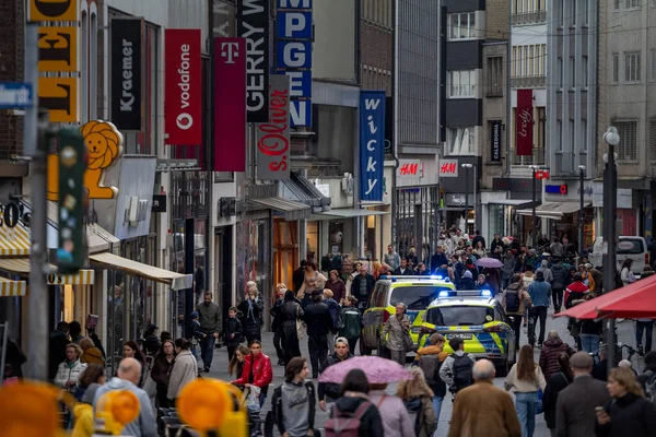 Aachen Allemagne Novembre 2022 Flou Sélectif Sur Foule Personnes Marchant Image En Vente