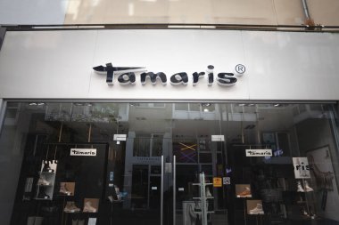 Köln 'deki ana mağazalarında 6 Kasım 2022' de Tamaris 'in logosu bulundu. Tamaris Shoes Almanya 'dan bir ayakkabı üreticisi ve perakendecisi..