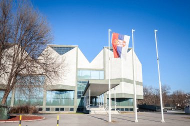 BELGRAD, SERBIA - 2 Şubat 2024: Güneşli bir öğleden sonra Belgrad Çağdaş Sanatlar Müzesi. MSU veya Muzej Savemene Umetnosti olarak da bilinir, Brutalist Mimarinin bir sembolüdür..