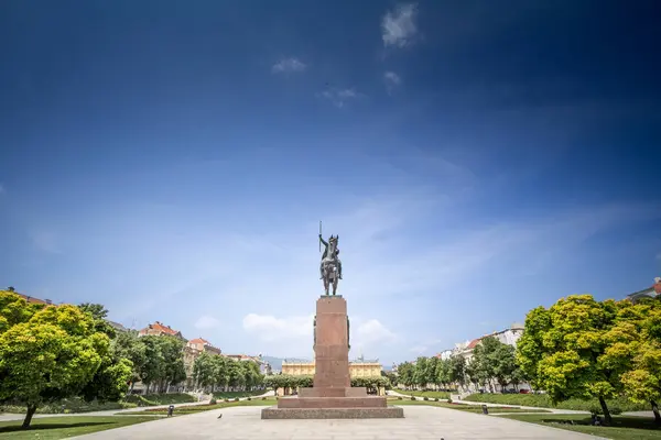 stock image Statue of Kralj Tomislav, or King Tomislav, on Trg kralja Tomislava square, the main park of the city center of Zagreb and a major landmark. Inaugurated in 1933, it's a major monument of Croatia.