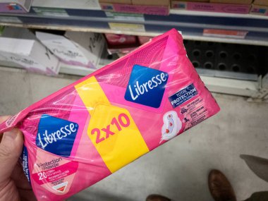 BELGRAD, SERBIA - 12 Ekim 2024: Libresse logosu Belgrad 'daki bir süpermarkette sergileniyor. Essity 'nin bir parçası olan libresse, dönem ve bakım için kadın ürünlerinde uzmanlaşmıştır..