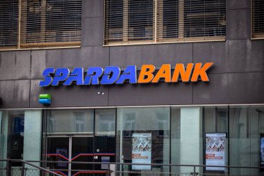 GRAZ, AUSTRIA - 21 Aralık 2024: Graz, Avusturya 'daki ofisinde Sparda Bank Austria logosu. Sparda Bank bir Avusturya bankası, Volksbank 'ın bir parçası ve eski bir kooperatif..