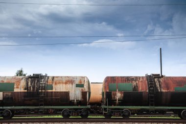 Rusya 'dan ithal benzin içeren Rus tren vagonlarında seçici bulanıklık Jelgava' daki Letonya 'nın yük treni istasyonunda. Rusya 'dan enerji ithalatı azaldı.