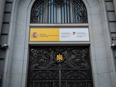 VALENCIA, İSPA - 15 Nisan 2025: İspanya Entegrasyon, Sosyal Güvenlik ve Göç Bakanlığı 'nın yakın plan resmi, ayrıca Ministerio de Inclusin Seguridad Social y Migraciones olarak da bilinir.