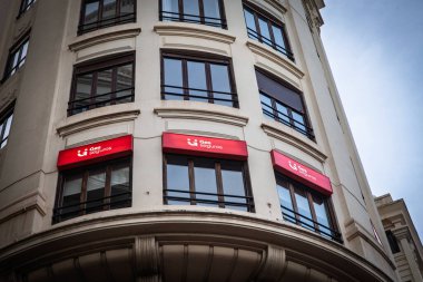 VALENCIA, İspanya - 15 Nisan 2025 Valencia 'daki ofislerinde Ges Seguros logosu. Ges Seguros bir İspanyol sigortacısı, sigortacı ve sigortacı..