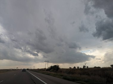 Doğu Colorado 'da dönen bir gök gürültülü fırtına gelişiyor.