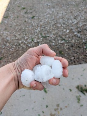 Bir avuç dolusu Kansas dolu..