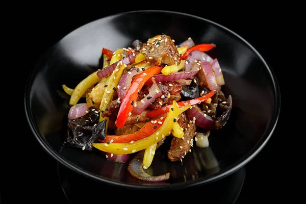 野菜やスパイスでベール 暗い背景に パナシア — ストック写真