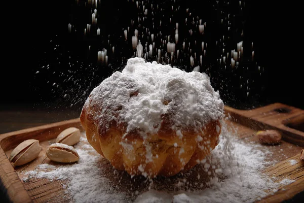 French Bakery Inspired Powdered Cake Wood Background — Stock Photo, Image