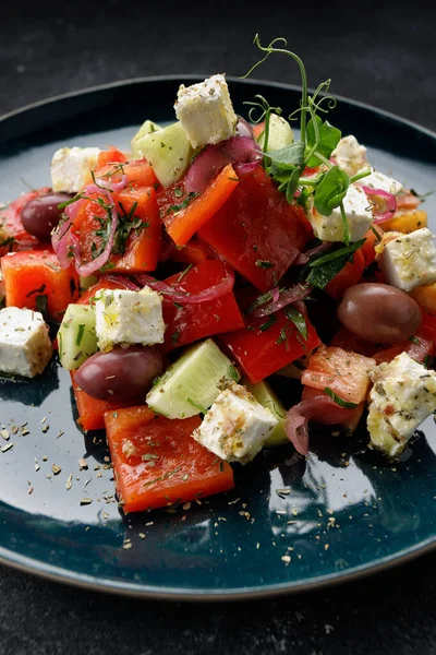 Yunan Salatasını Çok Güzel Bir Şekilde Yakın Planda Sundum — Stok fotoğraf
