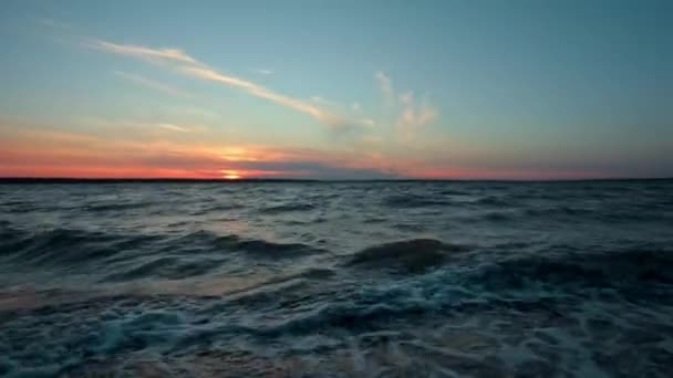 Прекрасный Закат Берегу Реки — стоковое видео