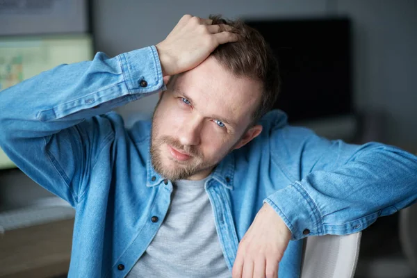 Young Attractive Freelancer Guy Home Office Correcting His Haircut Looking — Stock Photo, Image