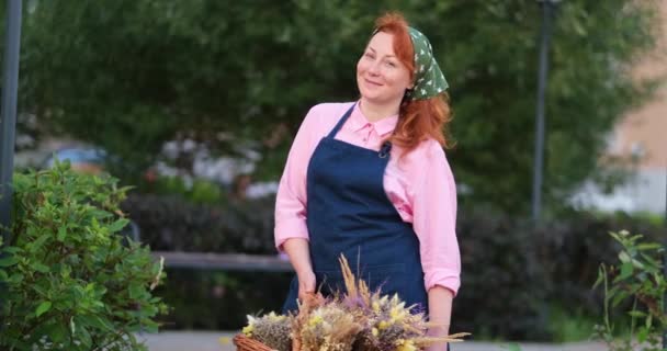 Farm Woman Apron Basket Dried Flowers Outdoor Village Life Florist — Stock Video