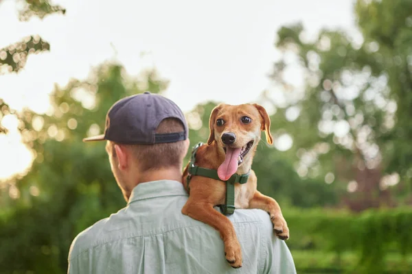Apoyo Cuidado Familia Feliz Hombre Niños Que Unen Con Cachorro —  Fotos de Stock
