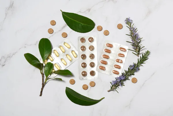 Organikus Tabletták Tabletták Kapszulák Elrendezése — Stock Fotó